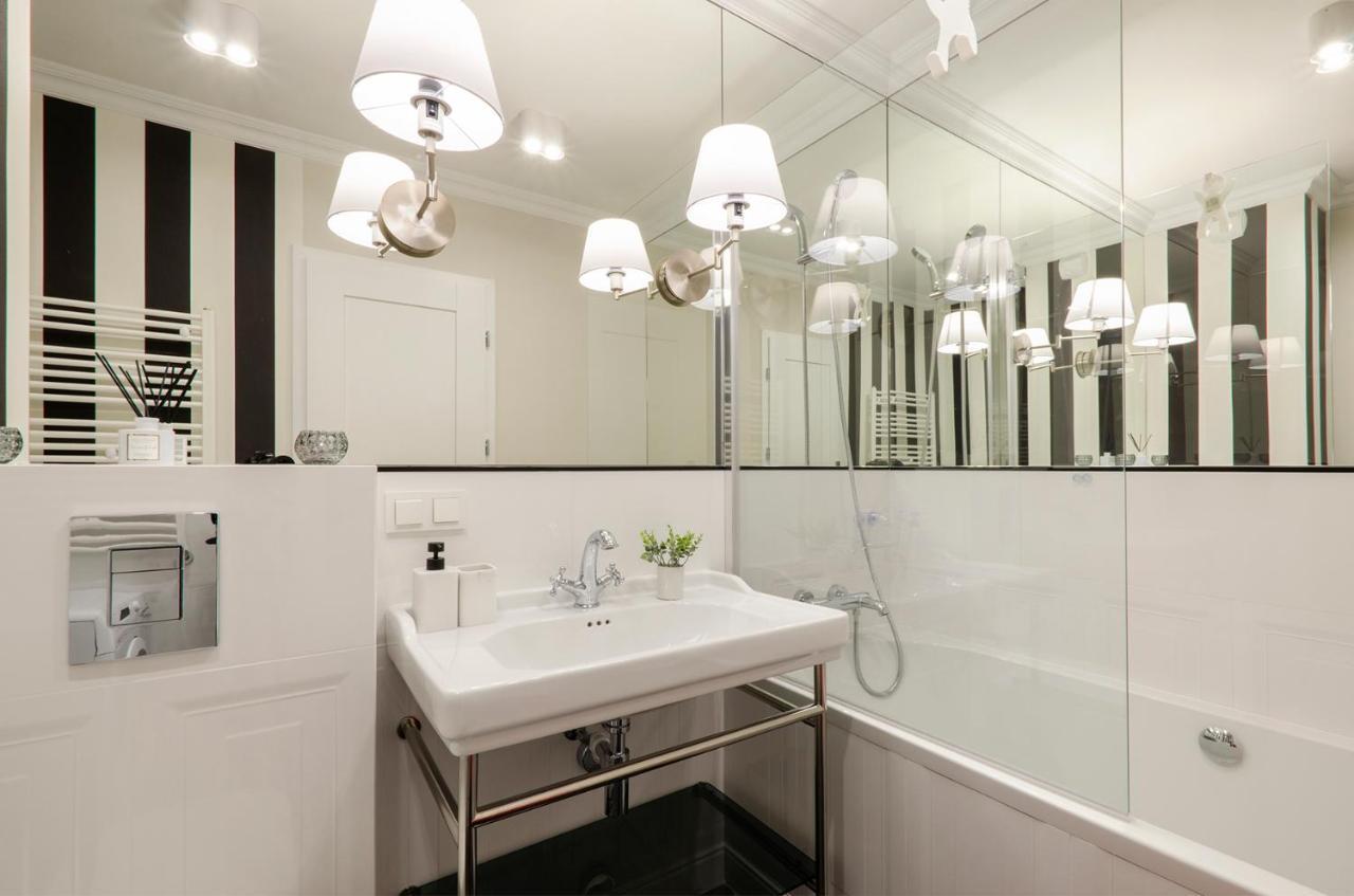 Sky Home- Rose Apartament -Manufaktura, Bezplatny Parking, Klima, Dostep Na Kod วูดช์ ภายนอก รูปภาพ