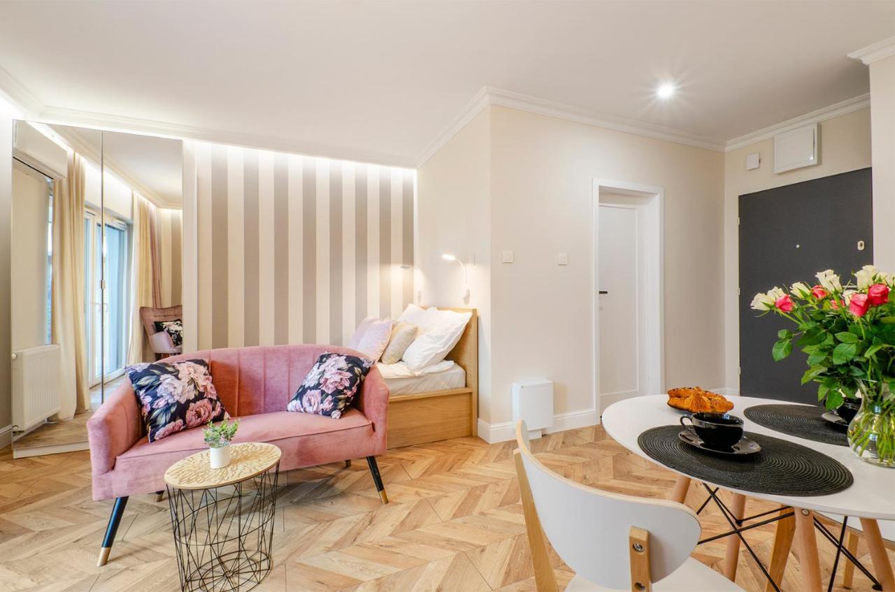 Sky Home- Rose Apartament -Manufaktura, Bezplatny Parking, Klima, Dostep Na Kod วูดช์ ภายนอก รูปภาพ