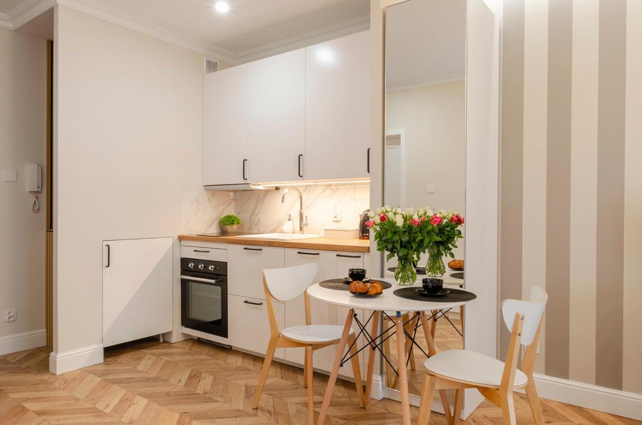 Sky Home- Rose Apartament -Manufaktura, Bezplatny Parking, Klima, Dostep Na Kod วูดช์ ภายนอก รูปภาพ