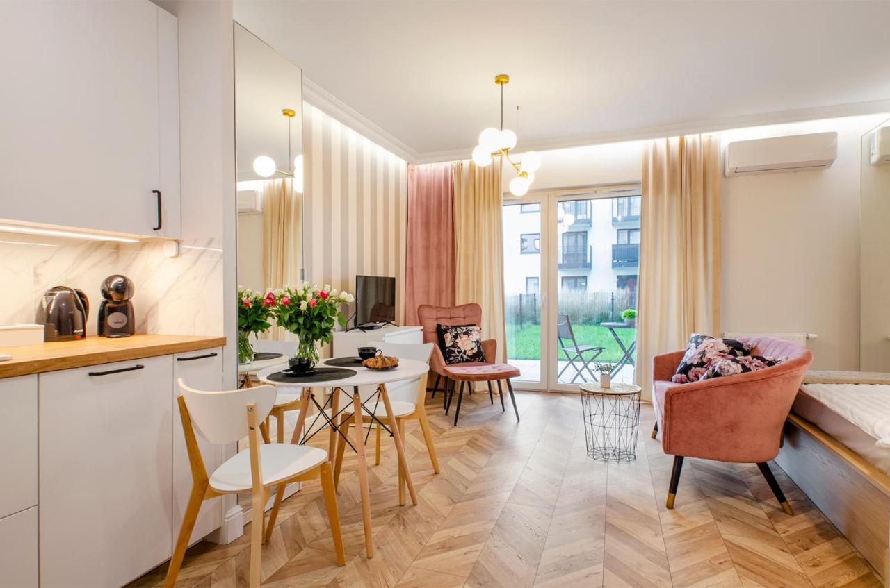 Sky Home- Rose Apartament -Manufaktura, Bezplatny Parking, Klima, Dostep Na Kod วูดช์ ภายนอก รูปภาพ