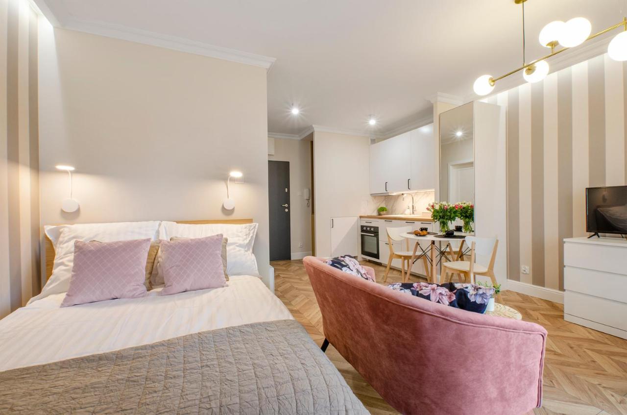 Sky Home- Rose Apartament -Manufaktura, Bezplatny Parking, Klima, Dostep Na Kod วูดช์ ภายนอก รูปภาพ
